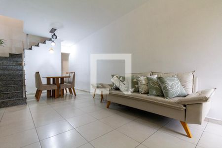 Sala de casa para alugar com 2 quartos, 85m² em Jardim Ponte Rasa, São Paulo