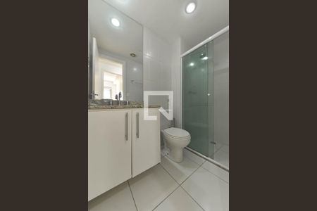 Banheiro de apartamento para alugar com 1 quarto, 38m² em Santo Amaro, São Paulo