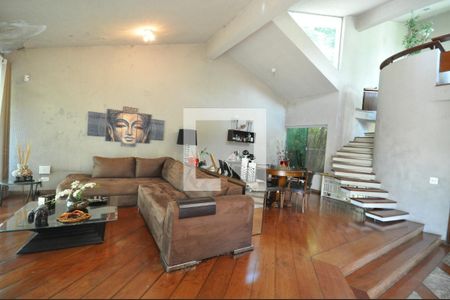 Sala de casa para alugar com 4 quartos, 600m² em Vila Irmaos Arnoni, São Paulo