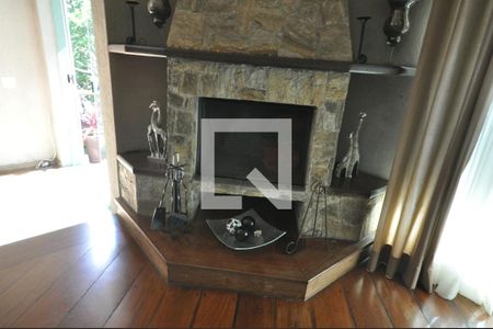 Lareira de casa para alugar com 4 quartos, 600m² em Vila Irmaos Arnoni, São Paulo