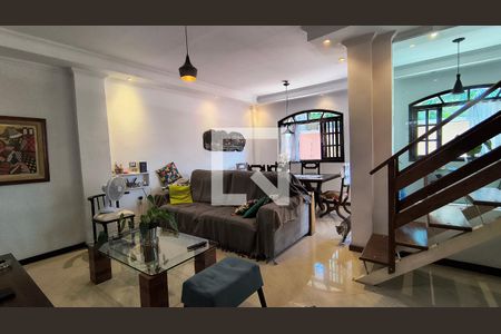 Sala de casa de condomínio à venda com 3 quartos, 168m² em Recreio dos Bandeirantes, Rio de Janeiro