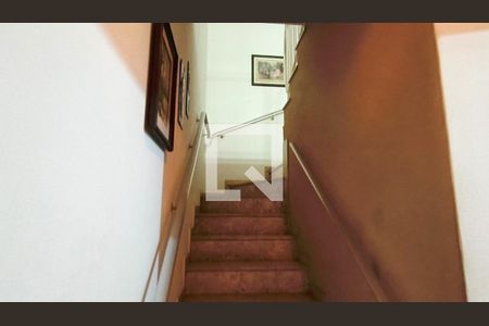 Escada de casa à venda com 3 quartos, 170m² em Lapa, São Paulo