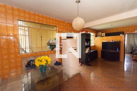 Casa à venda com 6 quartos, 300m² em Eldorado, Contagem