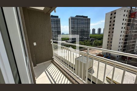 Varanda de apartamento à venda com 2 quartos, 54m² em Barra Olímpica, Rio de Janeiro