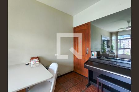 Entrada de apartamento para alugar com 2 quartos, 80m² em Grajaú, Rio de Janeiro