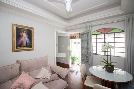 Sala de casa à venda com 2 quartos, 360m² em Fonte Grande, Contagem