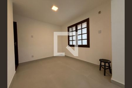 Casa para alugar com 4 quartos, 250m² em Alípio de Melo, Belo Horizonte