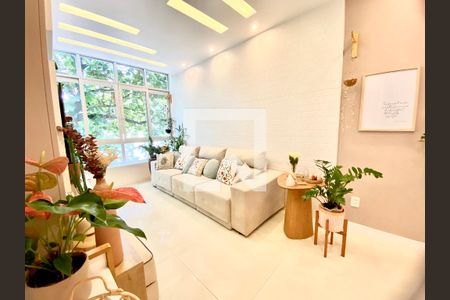 Sala  de apartamento à venda com 3 quartos, 90m² em Leblon, Rio de Janeiro