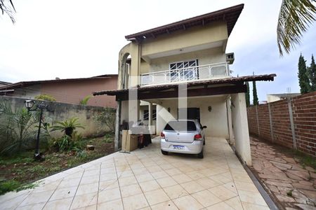 Casa para alugar com 5 quartos, 400m² em Anhangüera, Goiânia