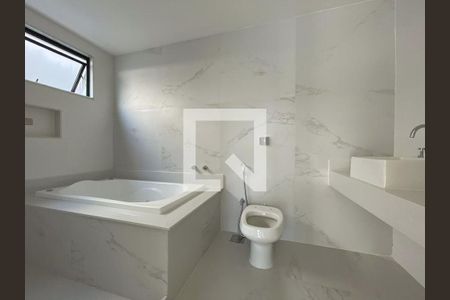 Casa à venda com 5 quartos, 380m² em Barra da Tijuca, Rio de Janeiro