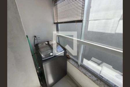 Área de serviço de apartamento para alugar com 2 quartos, 92m² em Santa Mônica, Uberlândia