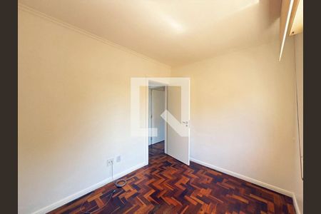 Quarto 1 de apartamento para alugar com 2 quartos, 65m² em Passo d’Areia, Porto Alegre
