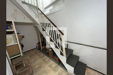 Escada de casa para alugar com 3 quartos, 220m² em Praça Seca, Rio de Janeiro