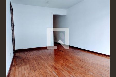 Casa à venda com 3 quartos, 132m² em Parque Maria Domitila, São Paulo