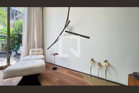Casa à venda com 2 quartos, 250m² em Vila Nova Conceição, São Paulo