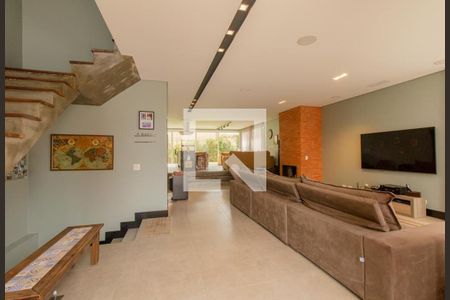 Sala de casa de condomínio para alugar com 3 quartos, 301m² em Pilarzinho, Curitiba