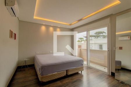 Quarto 1 Suite 1 de casa de condomínio para alugar com 3 quartos, 301m² em Pilarzinho, Curitiba