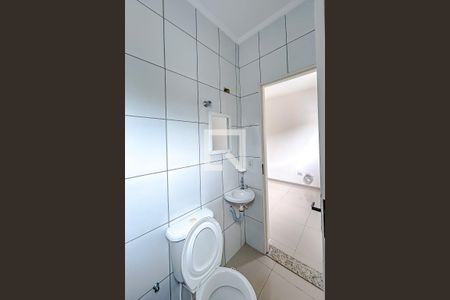 Banheiro da Suíte de casa de condomínio à venda com 3 quartos, 62m² em Vila Carrão, São Paulo