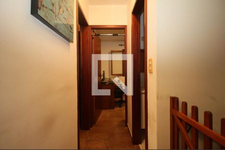 corredor  de casa de condomínio à venda com 3 quartos, 182m² em Parque Assuncao, Taboão da Serra