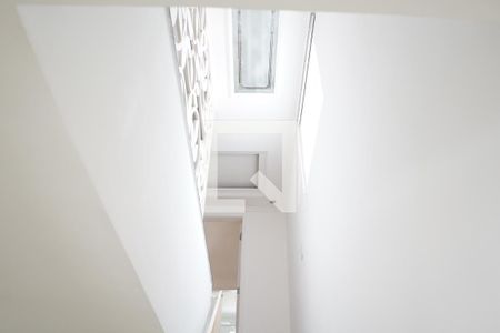 Escada de casa para alugar com 2 quartos, 200m² em Vila Prudente, São Paulo