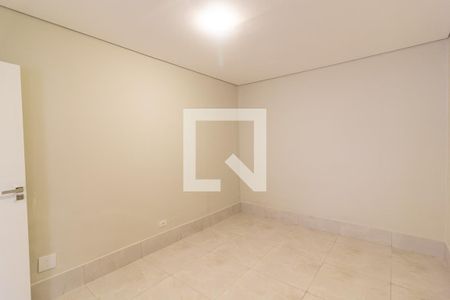 Quarto 2 de casa para alugar com 3 quartos, 120m² em Vila Arriete, São Paulo