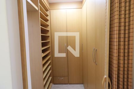 Closet da suíte 1 de casa à venda com 4 quartos, 150m² em Pestana, Osasco