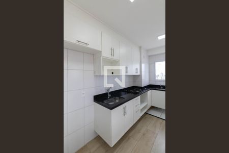 Cozinha e Área de Serviço de apartamento à venda com 2 quartos, 37m² em Vila Pierina, São Paulo