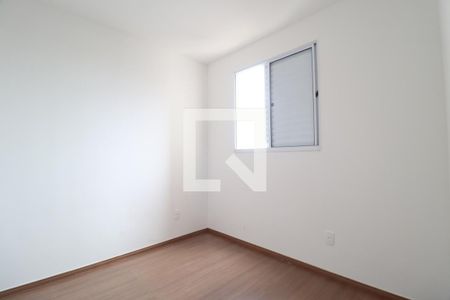 Quarto 1 de apartamento para alugar com 2 quartos, 44m² em Jardim Patricia, Uberlândia
