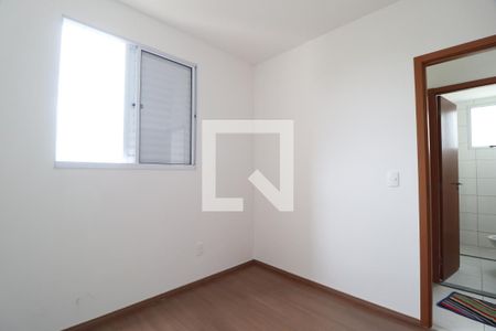 Quarto 1 de apartamento para alugar com 2 quartos, 44m² em Jardim Patricia, Uberlândia
