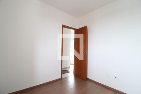 Quarto 1 de apartamento para alugar com 2 quartos, 44m² em Jardim Patricia, Uberlândia