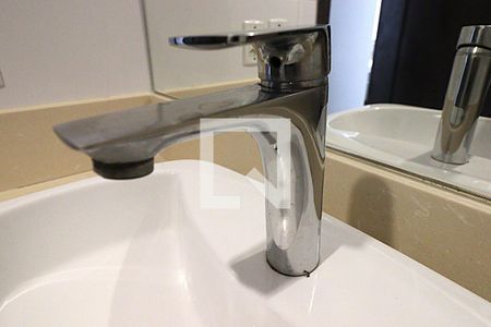 Apartamento para alugar com 71m², 2 quartos e sem vagaBanheiro - torneira