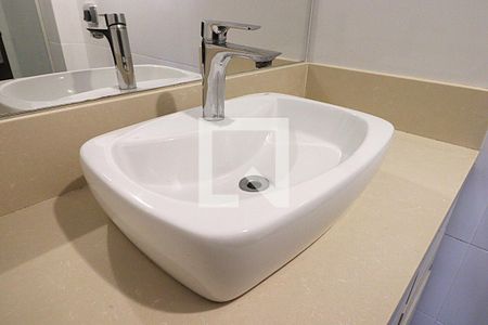 Apartamento para alugar com 71m², 2 quartos e sem vagaBanheiro 