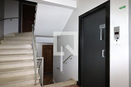 Apartamento para alugar com 71m², 2 quartos e sem vagaÁrea comum - Elevador