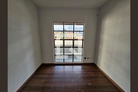 Casa para alugar com 2 quartos, 110m² em Floramar, Belo Horizonte
