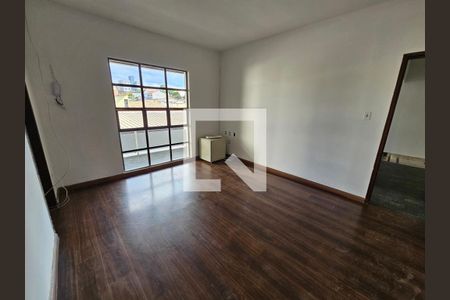 Casa para alugar com 2 quartos, 110m² em Floramar, Belo Horizonte