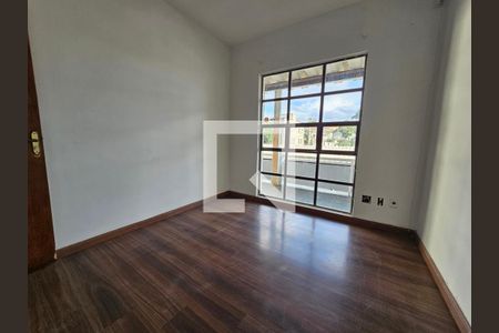 Casa para alugar com 2 quartos, 110m² em Floramar, Belo Horizonte
