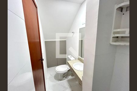 Banheiro de kitnet/studio para alugar com 1 quarto, 25m² em Jardim Arapongas, Guarulhos