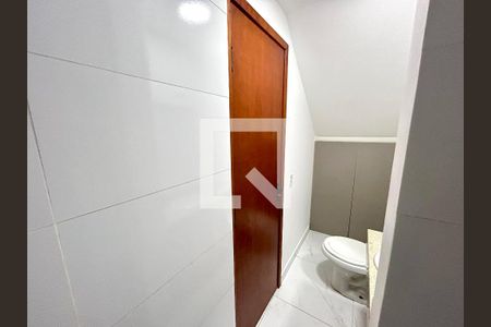 Banheiro  de kitnet/studio para alugar com 1 quarto, 25m² em Jardim Arapongas, Guarulhos