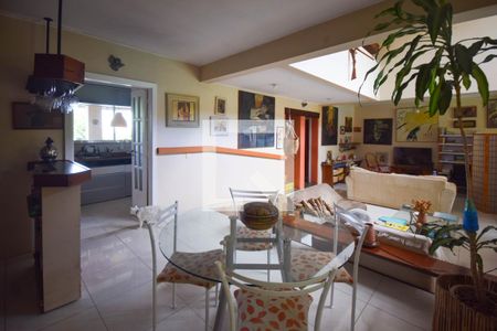 Sala de casa de condomínio à venda com 4 quartos, 320m² em Jacarepaguá, Rio de Janeiro