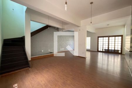 Sala de casa para alugar com 3 quartos, 300m² em Furnas, São Paulo