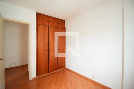 Quarto 1  de apartamento à venda com 2 quartos, 49m² em Moema, São Paulo