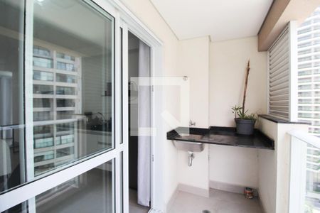 Varanda de kitnet/studio para alugar com 1 quarto, 35m² em Moema, São Paulo