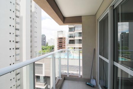 Varanda de kitnet/studio para alugar com 1 quarto, 35m² em Moema, São Paulo