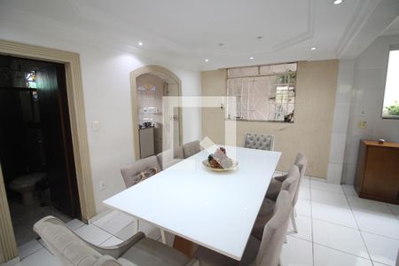 Sala de casa para alugar com 4 quartos, 314m² em Santa Helena, Belo Horizonte