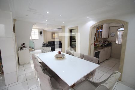 Sala de casa para alugar com 4 quartos, 314m² em Santa Helena, Belo Horizonte