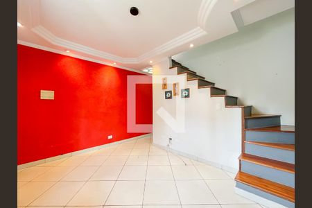 Sala de casa de condomínio para alugar com 2 quartos, 89m² em Santo Antônio, Osasco