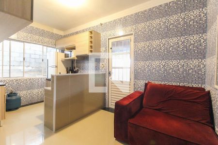 Sala - Cozinha de casa para alugar com 2 quartos, 66m² em Cidade Antônio Estêvão de Carvalho, São Paulo