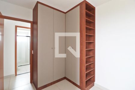 Quarto 1 de apartamento para alugar com 2 quartos, 56m² em Jardim Botânico, Uberlândia