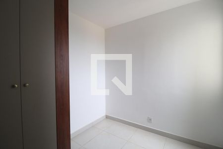 Quarto 1 de apartamento para alugar com 2 quartos, 56m² em Jardim Botânico, Uberlândia