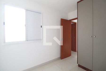Quarto 1 de apartamento para alugar com 2 quartos, 56m² em Jardim Botânico, Uberlândia